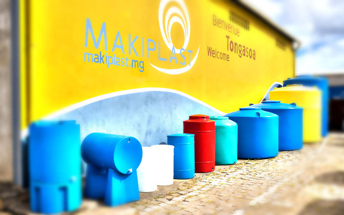 Création de Makiplast SA, société spécialisée dans la fabrication de produits de stockage et d’assainissement en plastique.